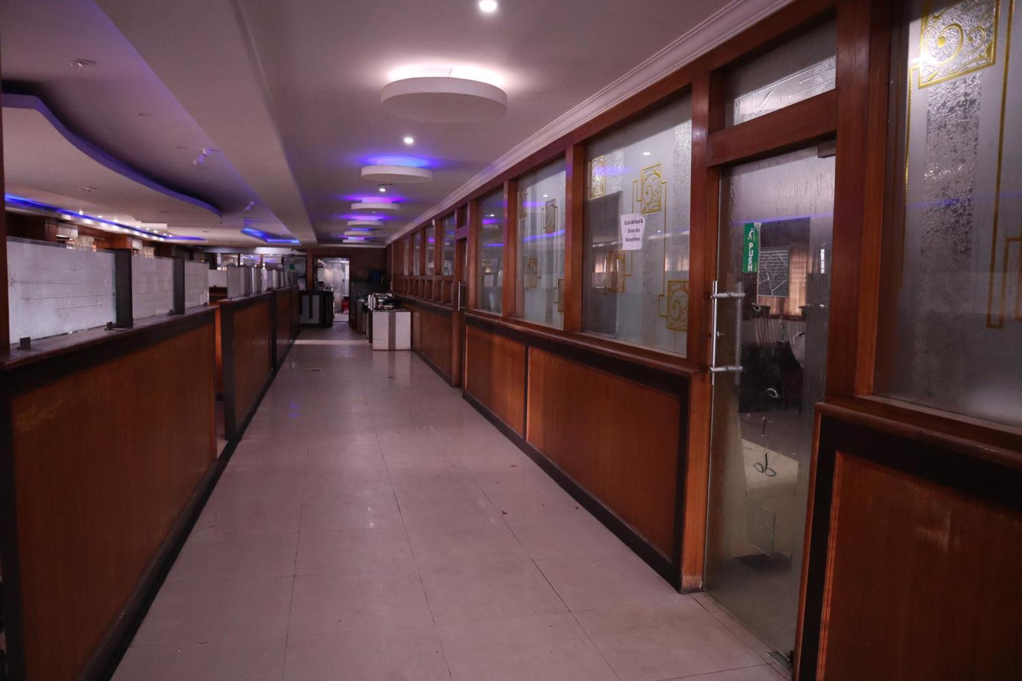 Millennium Plaza Hotel Kammasandra Kültér fotó