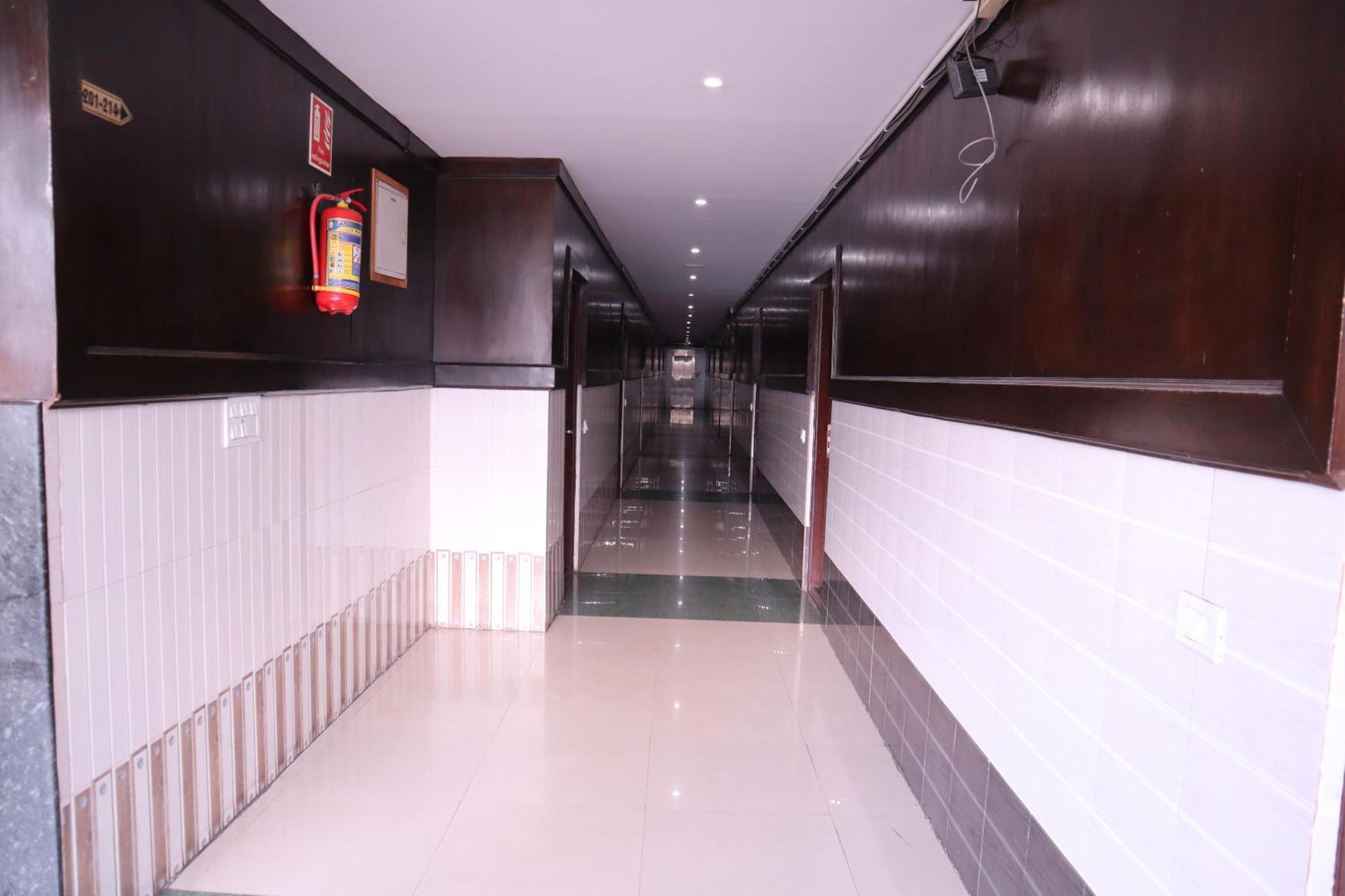 Millennium Plaza Hotel Kammasandra Kültér fotó
