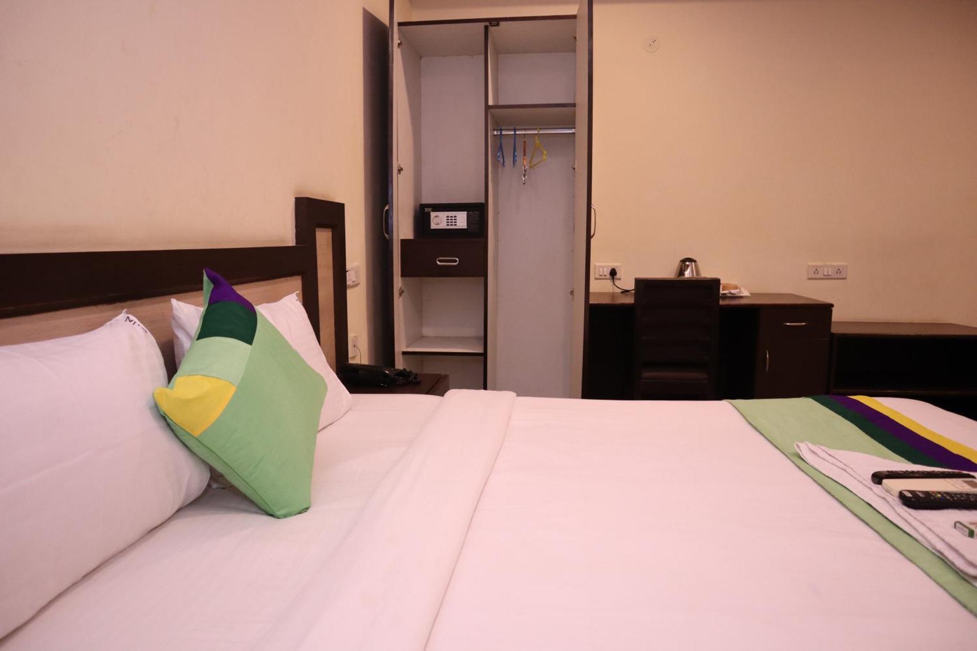 Millennium Plaza Hotel Kammasandra Kültér fotó