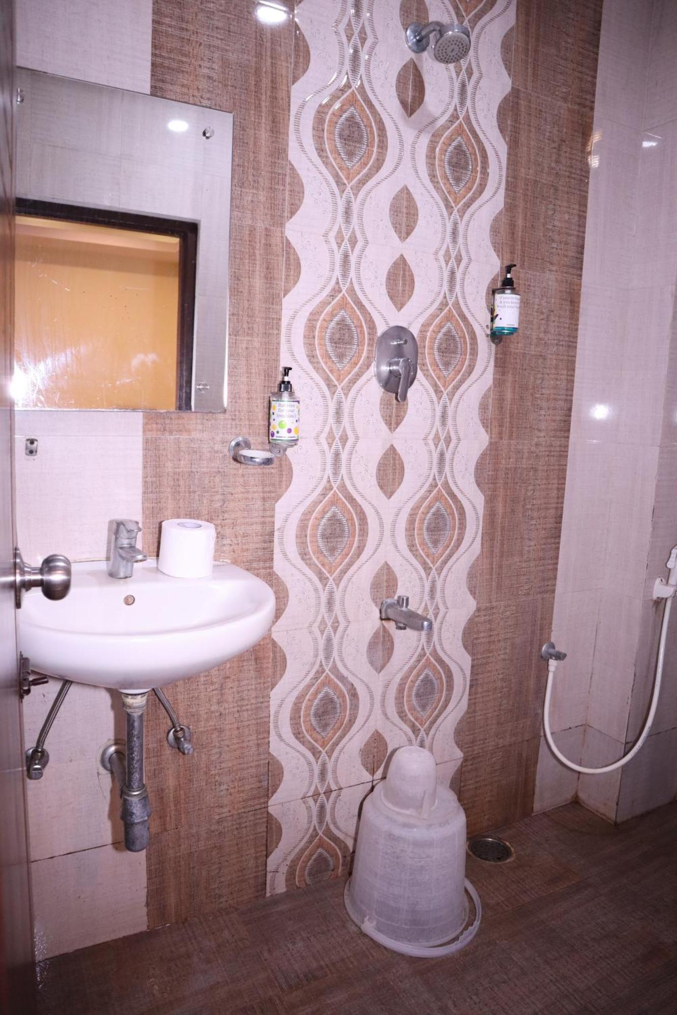 Millennium Plaza Hotel Kammasandra Kültér fotó